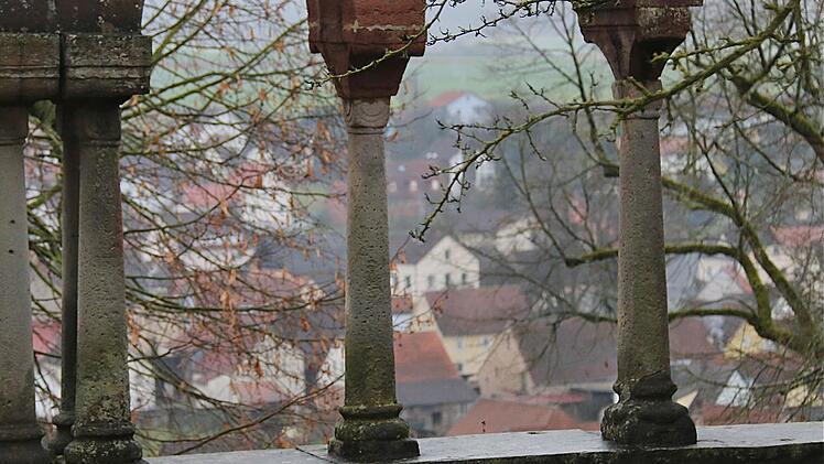 Die Investitionen sollen heuer der Dorferneuerung in Aura zugute kommen. Diese Entscheidung traf der Gemeinderat. Foto: Gerd Schaar