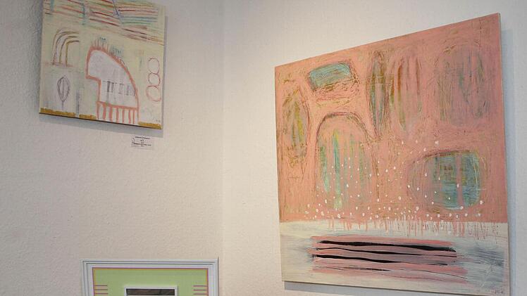 Die Künstlerin Heidemarie Schellwanich kommt aus der Schweiz. Sie präsentiert bei der Mitgliederausstellung des Kunstvereins Kulmbach bewusst "kindliche" Werke, die trotzdem ungeheueres Potenzial haben.