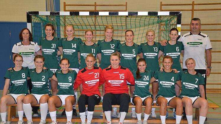 Die SG Garitz/Nüdlingen geht mit folgendem Team in die neue Saison: (hinten, von links) Christiana Schlotter (Betreuerin), Anna-Lena Paech, Julia Albert, Manuela Schäfer, Franziska Thomas, Lisa Wenzke, Nina Barnickel, Karin Wehner und Trainer Harum Tucovic sowie (vorne, von links) Carolin Annon, Verena Metz, Sabrina Kleinhenz, Pia Kunzmann, Stephanie Piske, Anna Zimmer, Anna Kleinhenz und Claudia Pfleger. Es fehlen: Natascha Will und Theresa Kleinhenz.
