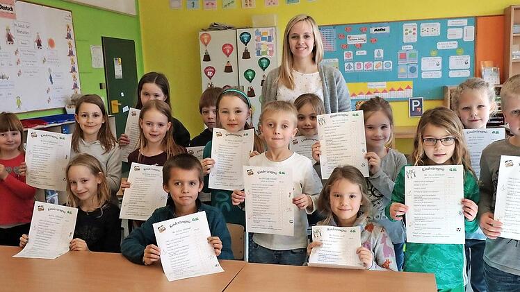 Die Sternchen-Zeugnisse erinnern an das, was in den Lernentwicklungsgesprächen vereinbart wurde.