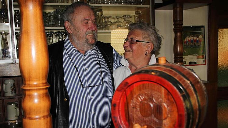 Die Wirtsstube vom Deutschen Haus in Bad Brückenau ist urig und gemütlich. Foto: Ulrike Müller