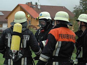 Gemeinsame Übungen der Werkfeuerwehr von Paul & Co zusammen mit der Freiwilligen Feuerwehr Oberwildflecken hat es in den vergangenen Jahren auch schon gegeben. In Zukunft soll die Zusammenarbeit noch intensiviert werden.  Foto: Sebastian Schmitt-Mathea
