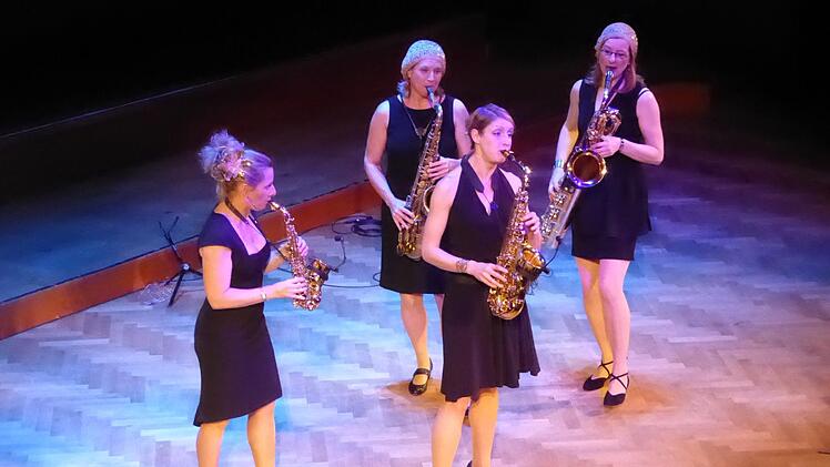Inken Röhrs (Sopran-Saxophon), Elisabeth Flämig (Alt-Saxophon), Sigrun Krüger (Tenor-Saxophon) und Kerstin Röhn (Bariton-Saxophon).  Gerhild Ahnert