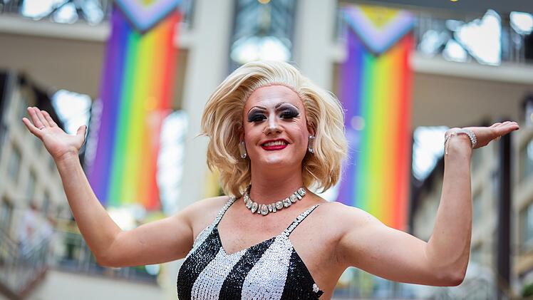 Dragqueen Meryl Deep -&nbsp;Parade zum Christopher Street Day (CSD)