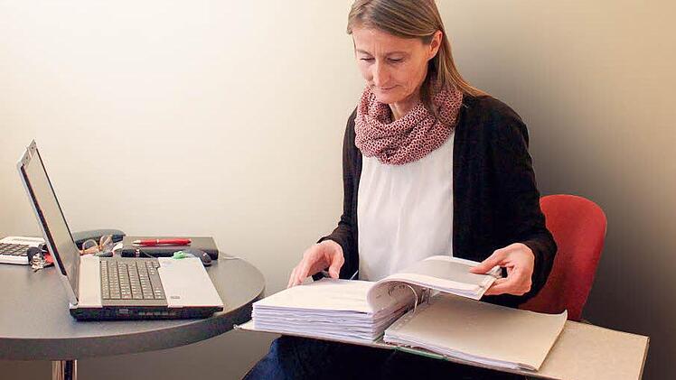Schuldnerberaterin Ursula Mintzlaff vom Caritasverband Coburg ist regelmäßig in Kronach zur Außensprechstunde. Foto: Friedwald Schedel