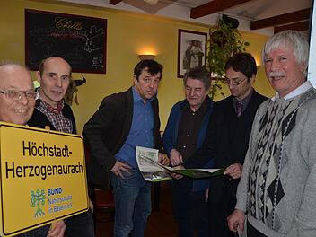 Sie sind sich einig: Eine Südumfahrung braucht es nicht (von links): Horst Eisenack, Gerhard Häfner, Tom Konopka, Helmut König (alle BN), Wulf Hahn (Gutachter) und Christian von Reitzenstein (BI Herzo Süd bewahren).  Foto: Bernhard Panzer