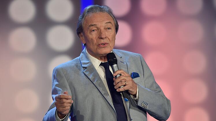 Vor sieben Jahren verstarb Musik-Legende Karel Gott im Alter von 80 Jahren. Nun will seine Tochter Charlotte ihre eigene Musikkarriere starten.