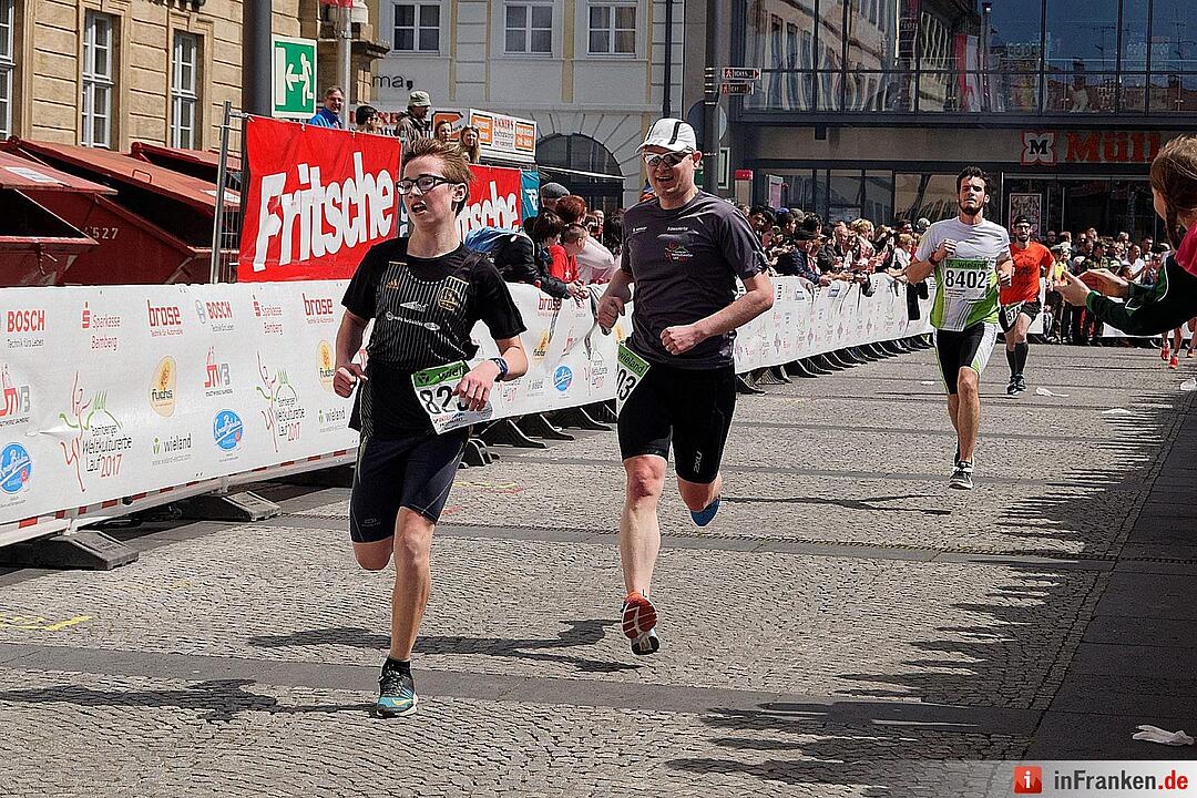 Weltkulturerbelauf 2017 in Bamberg: Der Zieleinlauf am Maxplatz