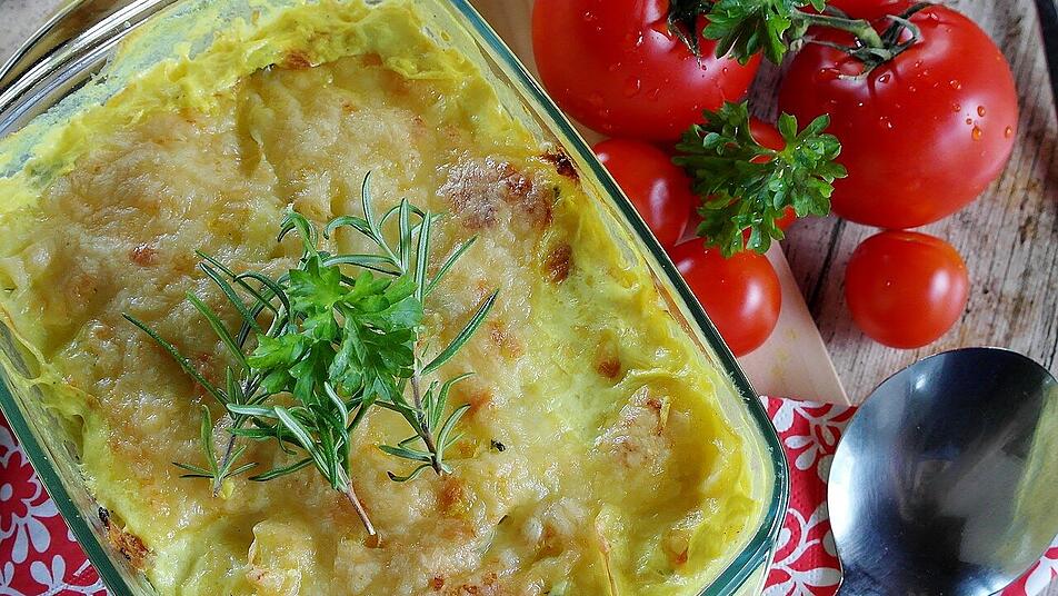 Aus Spargeln und Kartoffeln l&auml;sst sich ein leckerer Auflauf zaubern.