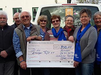 Die gute Tat: Frauen spenden an Tafel