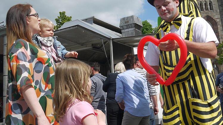 Impressoionen vom Auftakt des 26. internationalen Puppenfestivals in Neustadt. Foto: Berthold Köhler