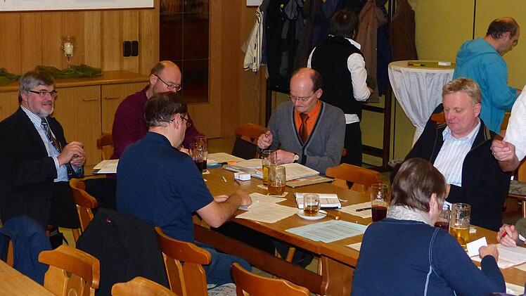 Die ÖDP bespricht die Kommunalwahl und stellt ihre Kandidaten auf.