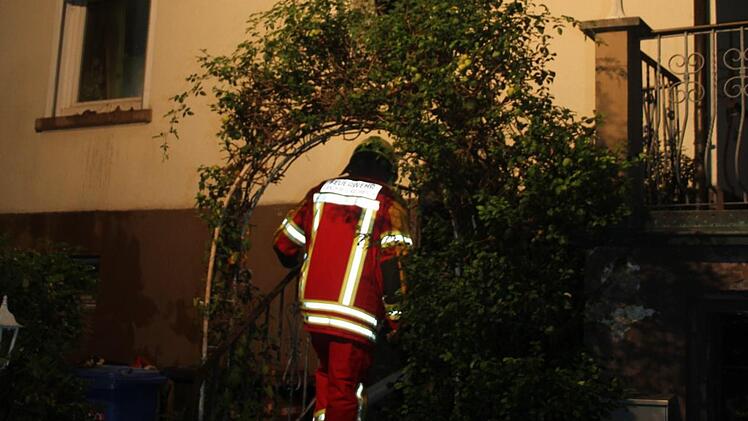 Mitten in der Nacht brach in Schwarzach ein Brand aus. Foto: Sonny Adam