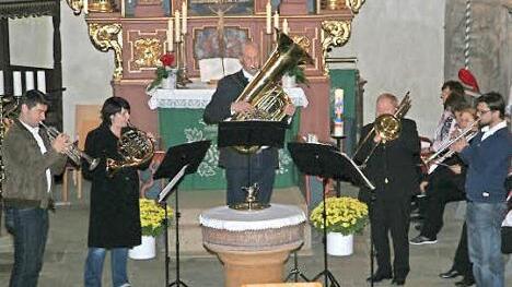 Unbestritten professionell: das Blechbläserensemble Quint-Essenz der Rugendorfer Dorfmusik Fotos: Klaus Klaschka
