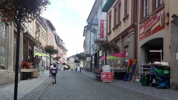 Die Fußgängerzone liegt verwaist da. Foto: Ulrike Müller