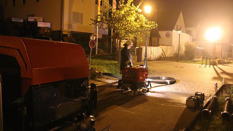 Eindrücke vom Brand in Haard in der Nacht auf Sonntag. Foto: Ralf Ruppert