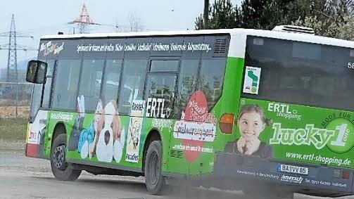 Bei Fahrsicherheitstrainings üben die Busfahrer regelmäßig, wie sie in brenzligen Situationen am besten reagieren. Foto: Ronald Rinklef