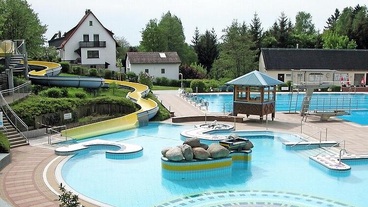 Die Preise für das Freibad werden vorübergehend erhöht, hat der Gemeinderat beschlossen.