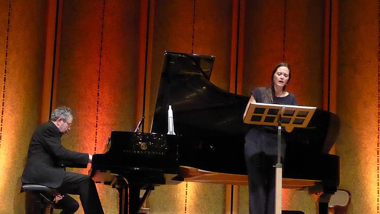 Die Sopranistin Caroline Melzer und Axel Bauni am Flügel. Foto: Gerhild Ahnert