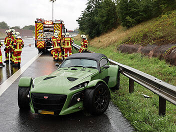 Ungew&ouml;hnliches Auto verungl&uuml;ckt auf der A3 bei Waldaschaff