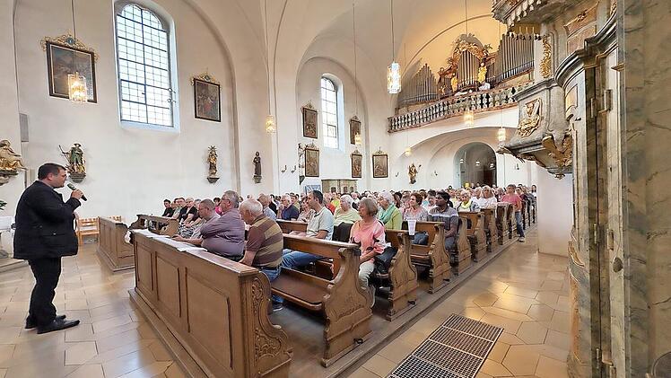 Das Konzert fand in der voll besetzten Pretzfelder Kirche statt.