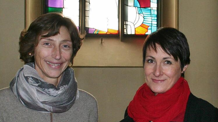 Petra Strauß (rechts) und Brigitta Schneider-Bettenwort  Foto: Werner Vogel