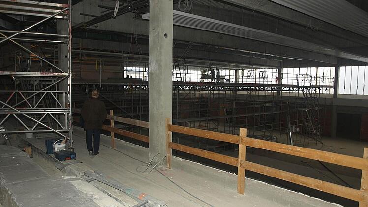 Im Innern der Wilhelm-Hegler-Halle.