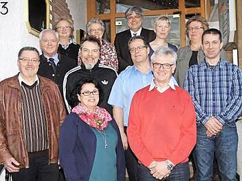 Die BRK-Vertreter sprachen den Blutspendern im Michelau Dank und Anerkennung aus.  Foto: Gerda Völk