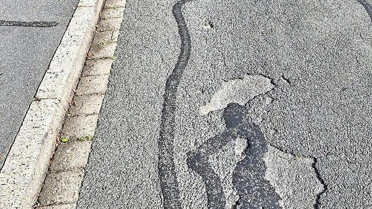 Die SPD wünscht einen Plan zur Straßensanierung.  Foto: p