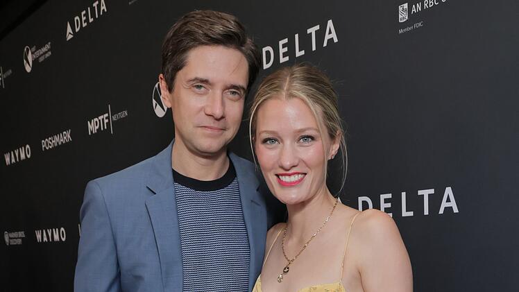 Topher Grace und seine Ehefrau, Schauspielerin Ashley Hinshaw (Bild), haben zwei gemeinsame Kinder.