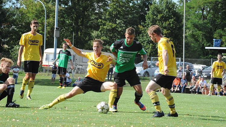 Es sieht wieder gut aus für den FC Thulba (im Bild gegen Burgwallbach). Das ging aus dem Bericht des Vorsitzenden hervor.  Foto: Dieter Hopf