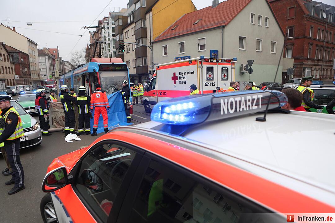 Tödlicher Unfall: Frau in Nürnberg von Straßenbahn erfasst