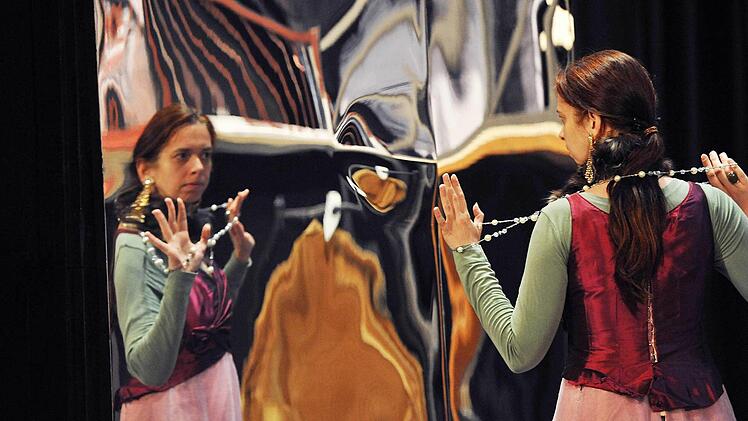 Ulrike Barz gestaltet die Rolle der alternden Diva Mrs. Vane