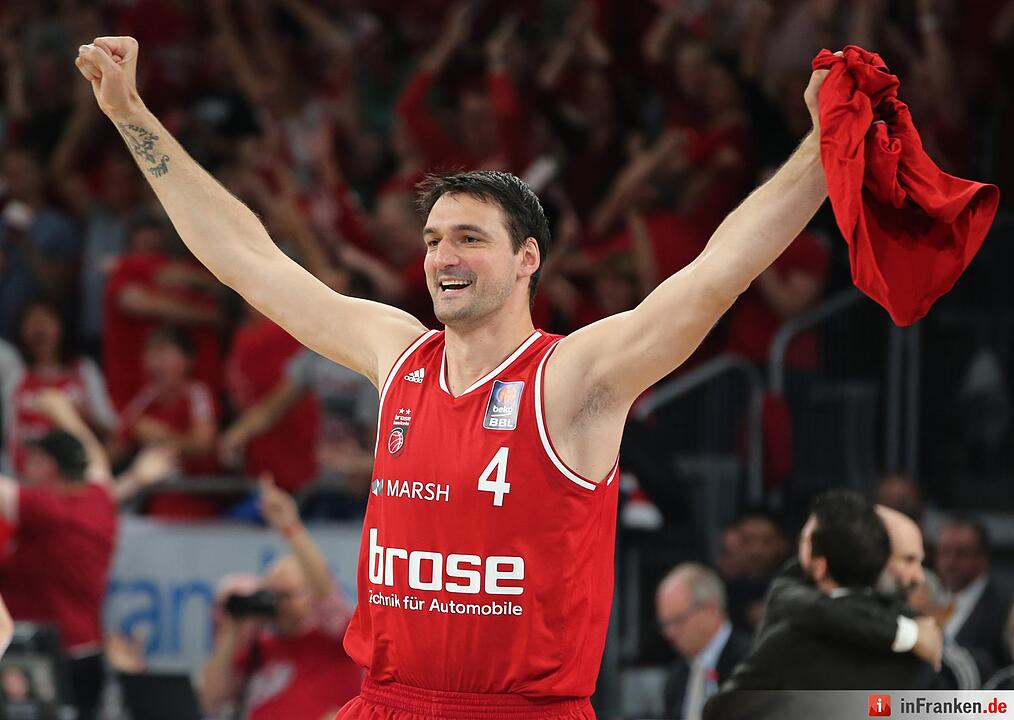 Brose Baskets Bamberg - FC Bayern München