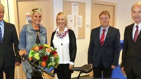 Bei der Preisübergabe (von links): Peter Girndt, die Gewinnerin Anja Ruppert, Ulrike Vogler, Elmar Bauer und Ralph Goller  Foto: Klaus-Peter Wulf