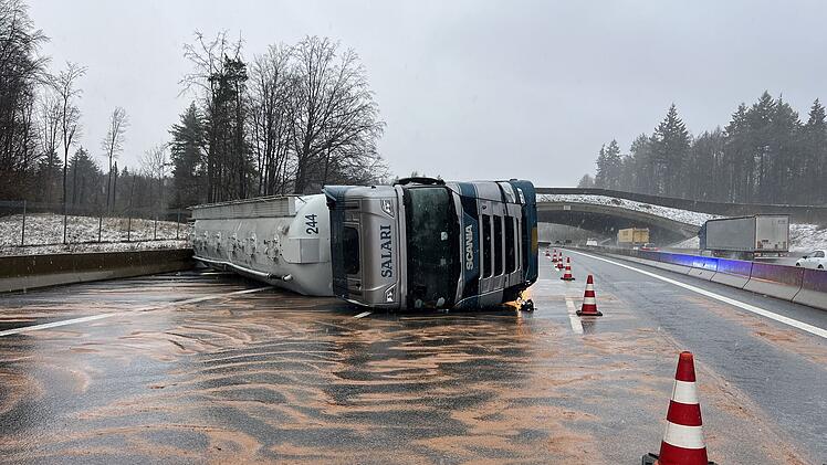 A3 im Kreis Aschaffenburg nach Unfall gesperrt