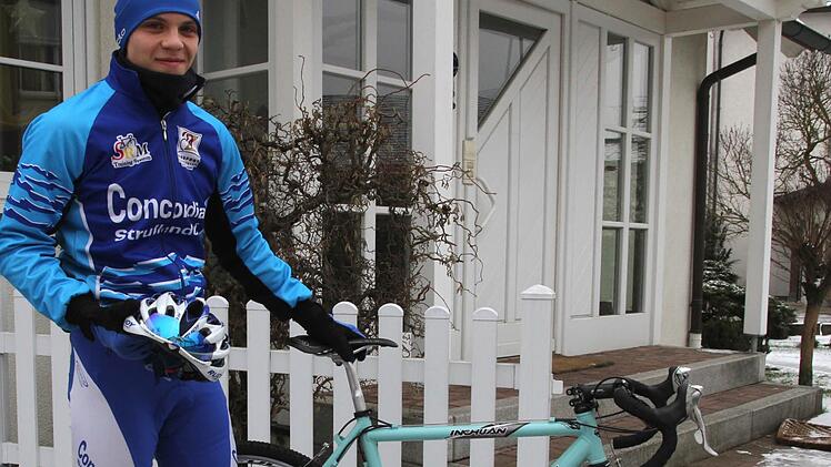Start zum winterlichen Training am Tag nach der Ehrung: Trotz Minustemperaturen spult Juri Fischer sein Pensum konsequent ab.Foto: Bertram Wagner