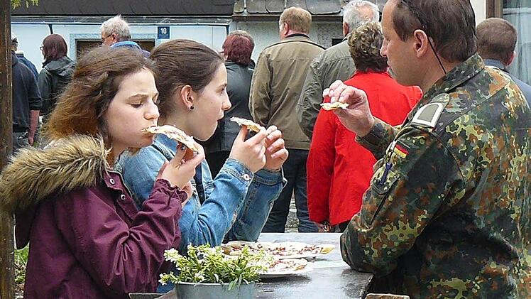 Die Pizza schmeckte.