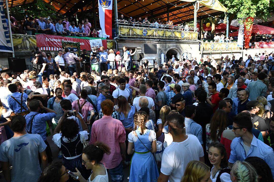 Bergkirchweih 2017: Drei Schläge zum Bieranstich