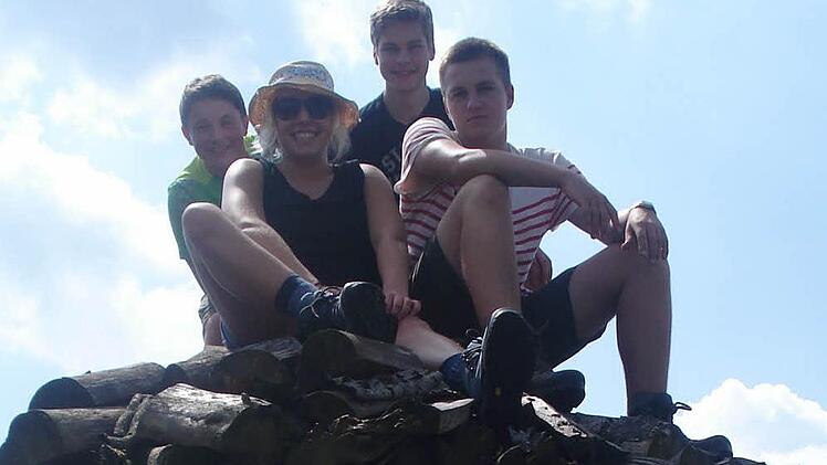 Vier Tage wandern, ganz auf sich allein gestellt. Alles, was sie brauchen, müssen sie dabei haben: Zelte, Kleidung, Proviant, Wasser. Was nach Durchschlageübung für Soldaten klingt, ist eine rein freiwillige Angelegenheit für Hanna Viehweger aus Bad Rodach, Silas Forkel aus Coburg, Julius Weidinger aus Dörfles-Esbach und Samuel Stengel aus Coburg. Foto: privat