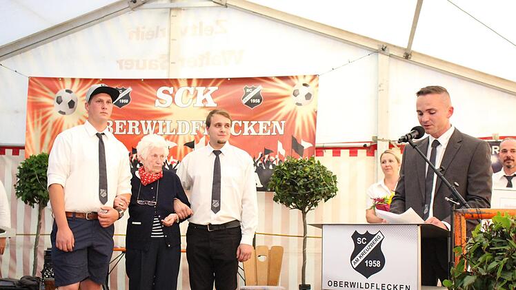 Erika Oechsner ist neues Ehrenmitglied des SCK Oberwildflecken. Foto: Sebastian Schmitt