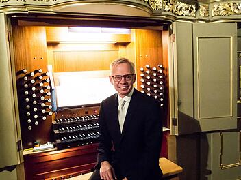 Coburgs Kirchenmusikdirektor Peter Stenglein gestaltet am Montag das traditionelle Orgelkonzert in der Silvesternacht in St. Moriz.Foto: Archiv/Jochen Berger