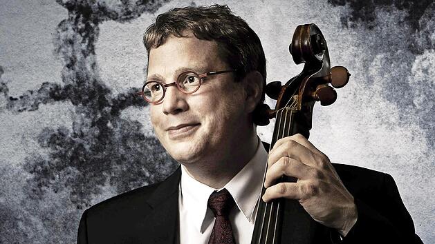 Stephan Schultz begeistert am Violoncello.