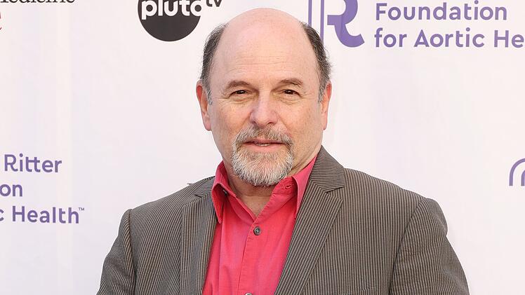 Als Synchronsprecher und Gaststar in zahlreichen TV-Serien wie "Two and a Half Men", "Community", "The Grinder" und "Young Sheldon" ist Jason Alexander bis heute gefragt.