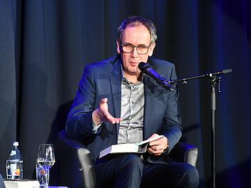 Volker Kutscher beim Bamberger Literaturfestival Fotos: Ronald Rinklef