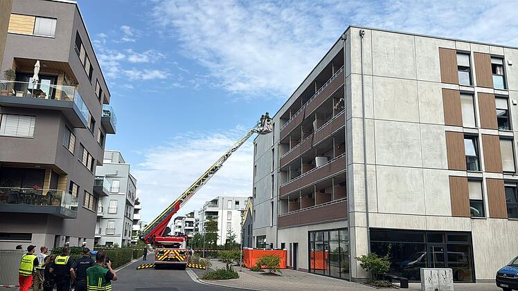 SEK-Einsatz an Universit&auml;tsgel&auml;nde in Bamberg: Mann z&uuml;ckt Messer und verschanzt sich in Wohnung