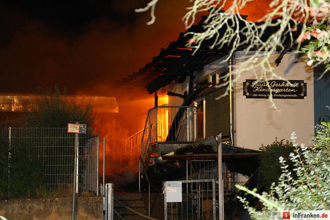 Großbrand zerstört Kindergarten in Kulmbach