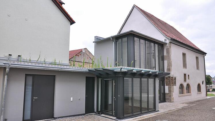 Die Michaelskapelle in Haßfurt wird im Frühjahr nächsten Jahres eingeweiht. Hier entsteht ein Dokumentationszentrum für die benachbarte Ritterkapelle.  Foto: Ulrike Langer