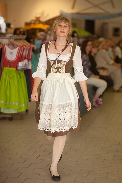 Sandmadla Kuer - Trachtenhof Nuebler