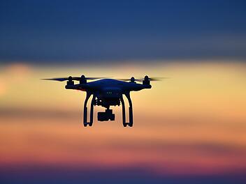 Wer eine Drohne fliegen lassen will, muss einiges beachten. Foto: Felix Kästle/dpa